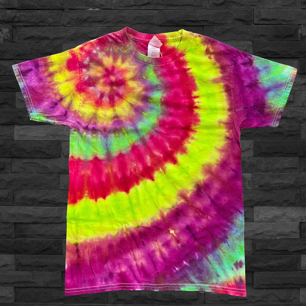 Ice Dyed Unisex T-shirt - Tie Dye Superspiral - Green Magenta (Size Small)